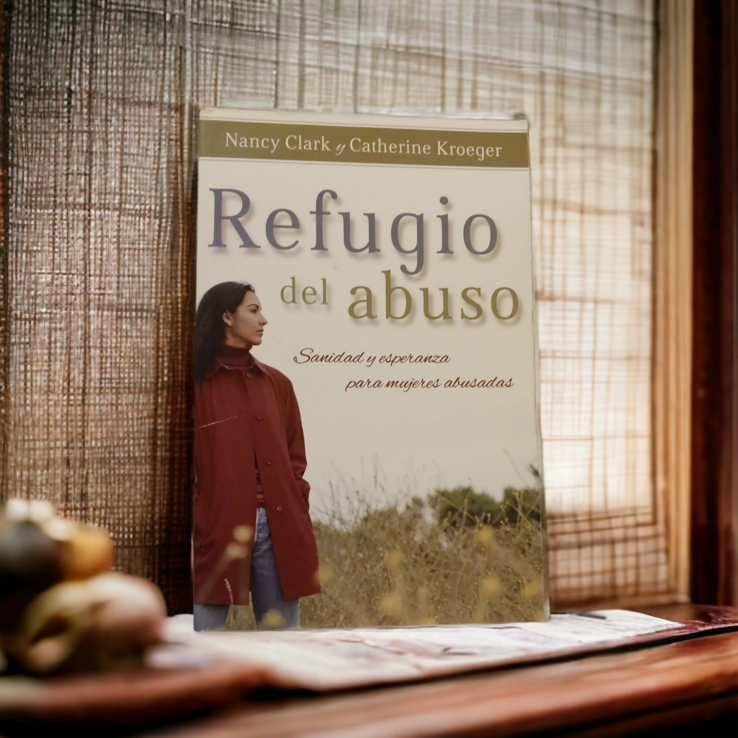 Refugio Del Abuso/refuge from Abuse: Healing And Hope for Abused Women Paperback – Import, 16 August 2005